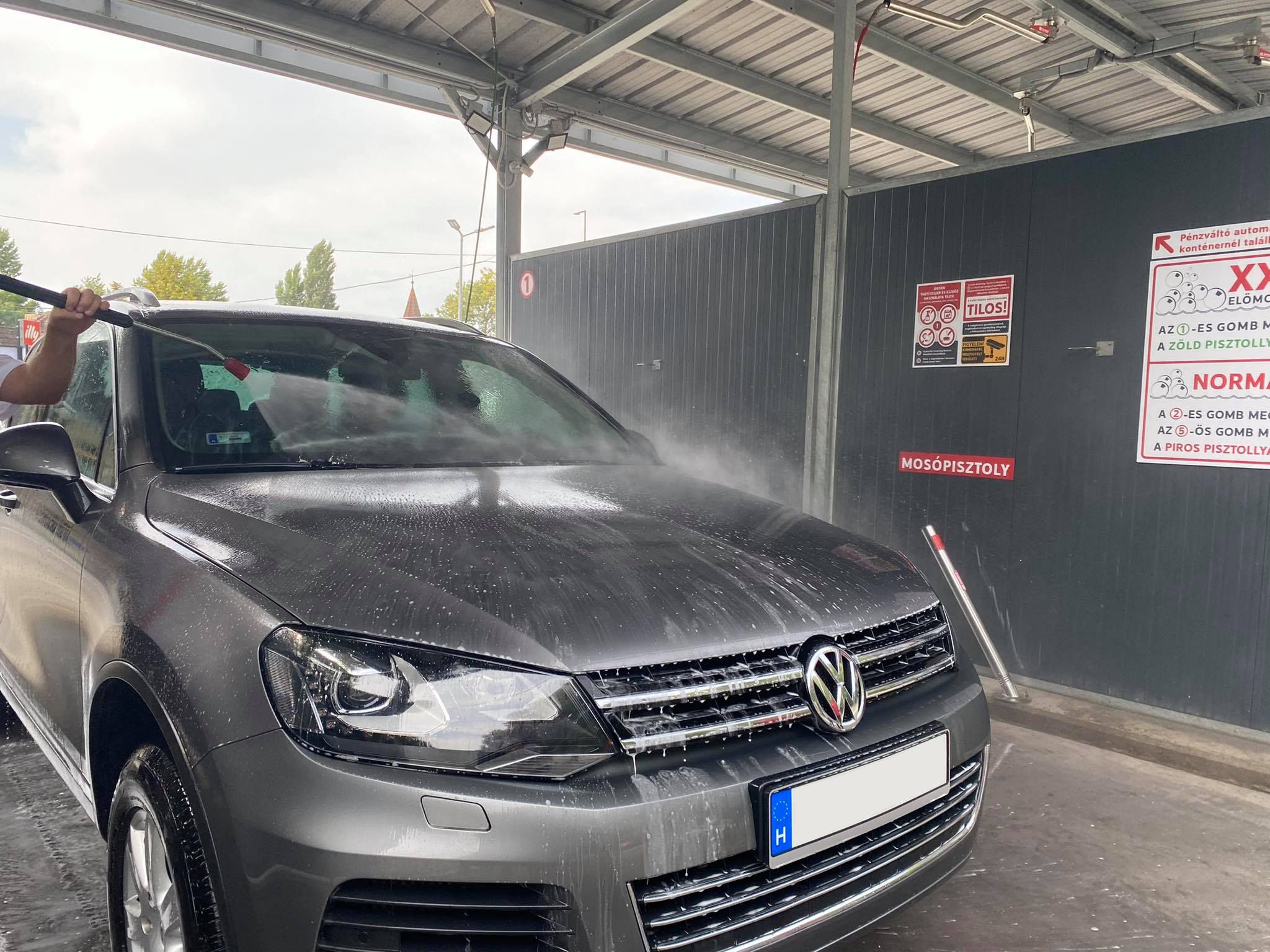 fonyódi autómosás_rendszámnélküli
